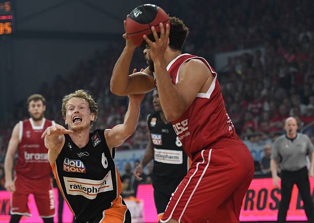 提出更高要 提出更高要