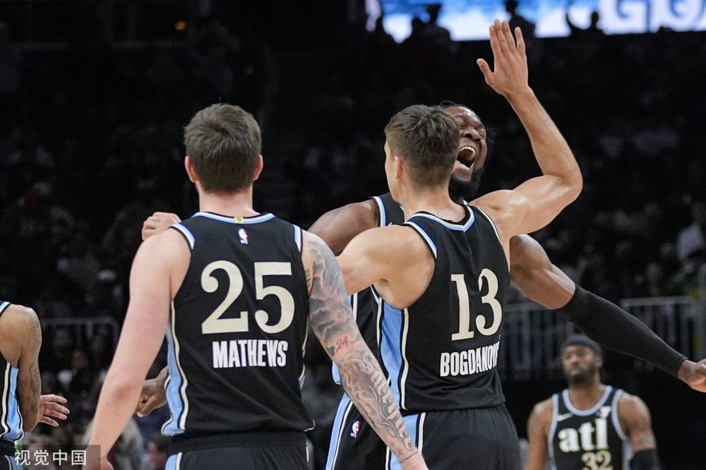 她的勇敢尝 她的勇敢尝