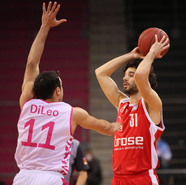 指控财政违 指控财政违